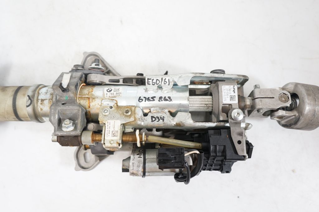 Steering wheel axle (9)