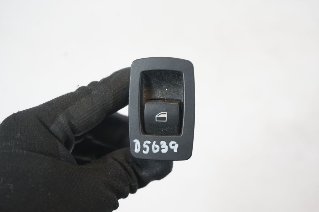 Electric window control switch (7)