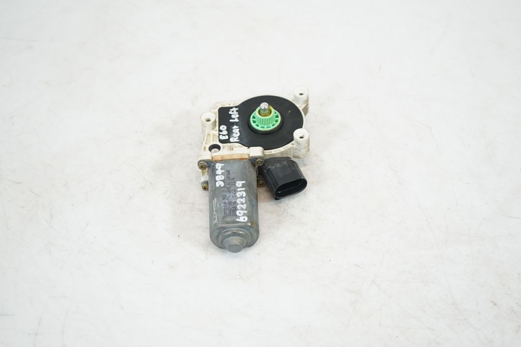 Rear door window regulator motor (4)