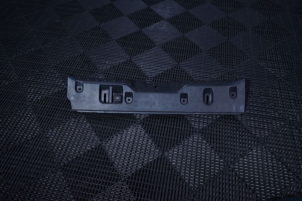 Trunk/boot sill cover protection (3)