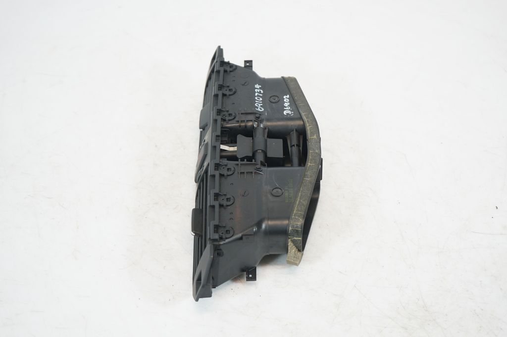 Dash center air vent grill (2)