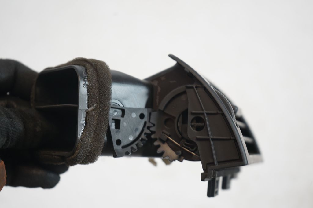 Dashboard side air vent grill/cover trim (6)