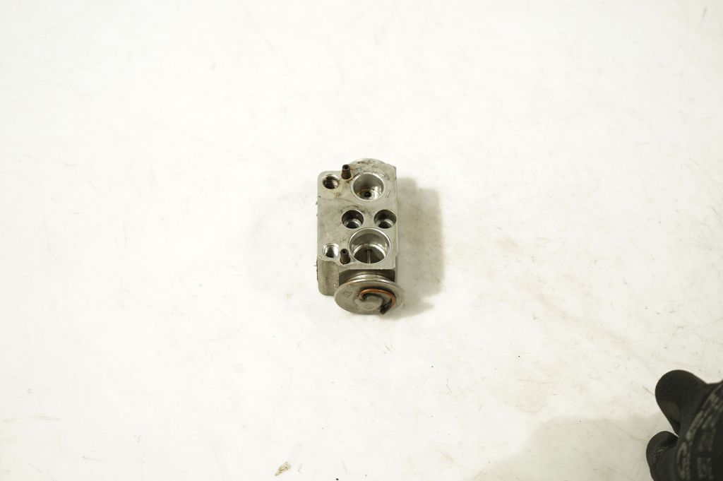 Air conditioning (A/C) expansion valve (4)