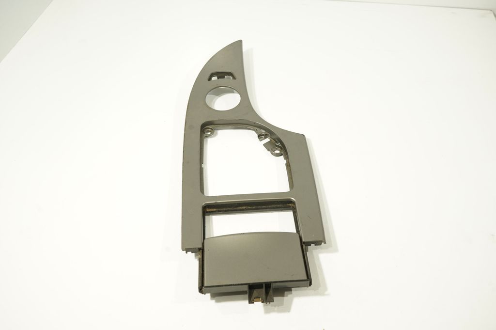 Gear shifter surround trim plastic (6)