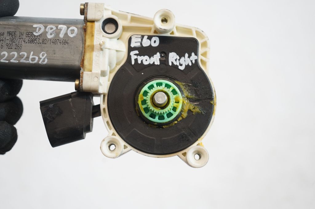 Front door window regulator with motor (6)