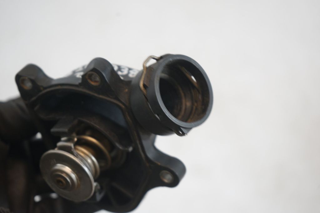 Thermostat/thermostat housing (6)