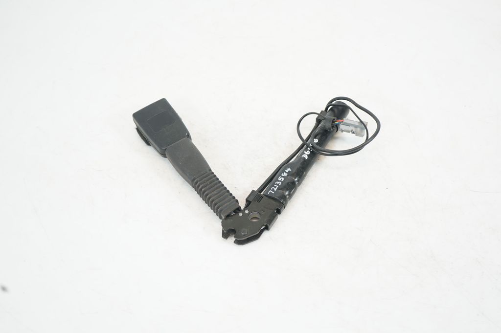 Rear seatbelt buckle (5)