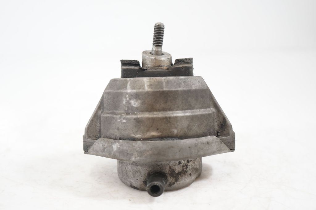 Engine mount bracket (4)