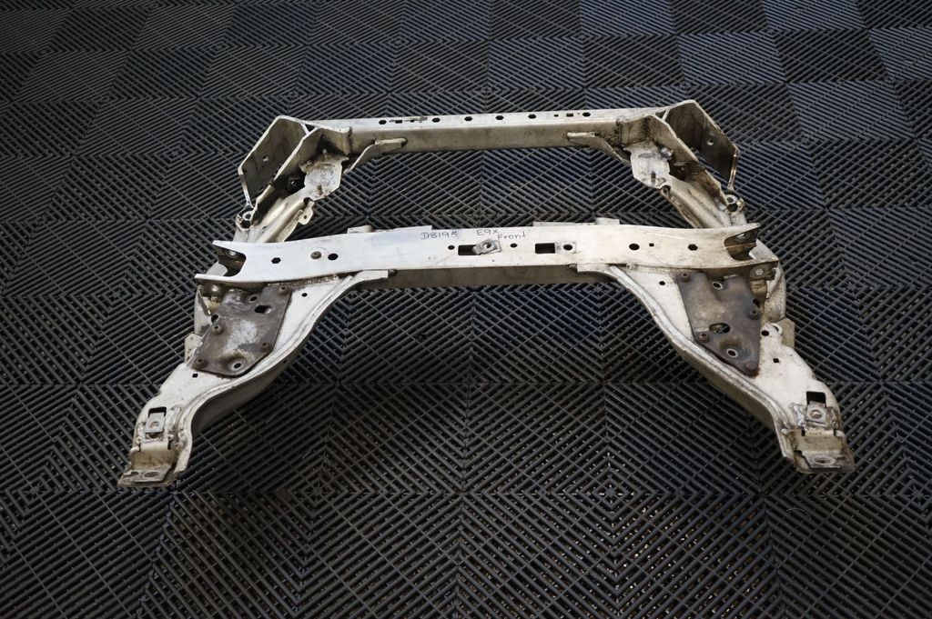 Front subframe (5)