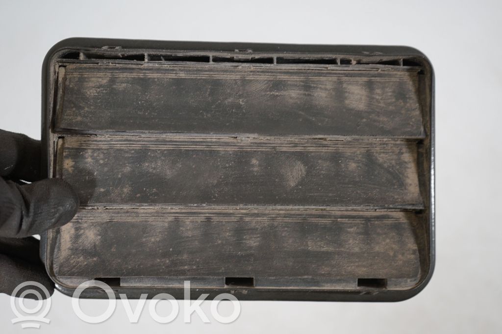 Quarter panel pressure vent (7)