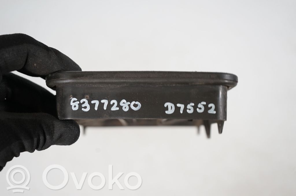 Quarter panel pressure vent (8)