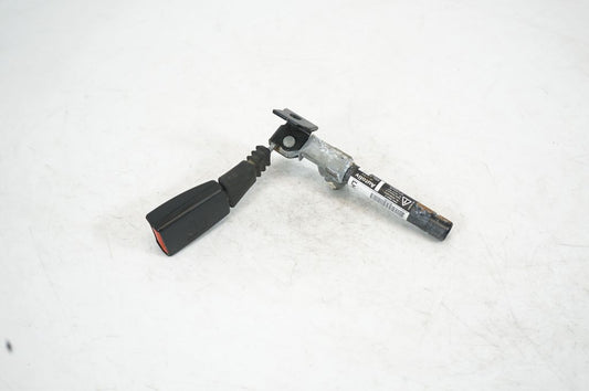 Rear seatbelt buckle