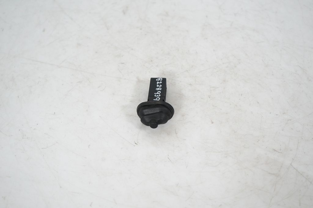 Fuel tank cap lock (2)