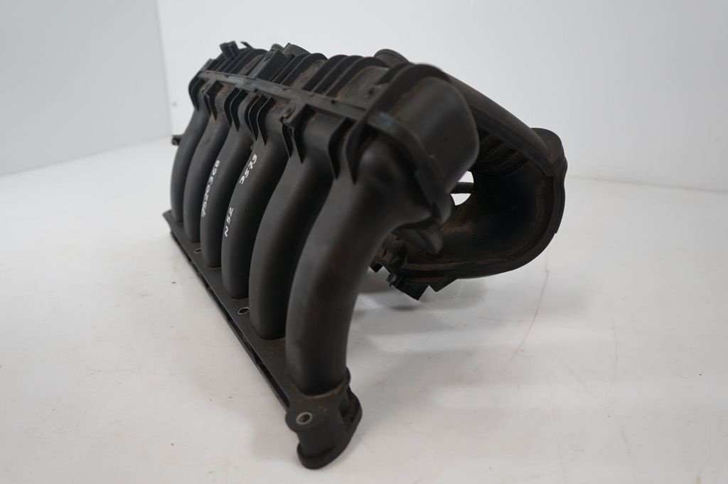 Intake manifold (9)
