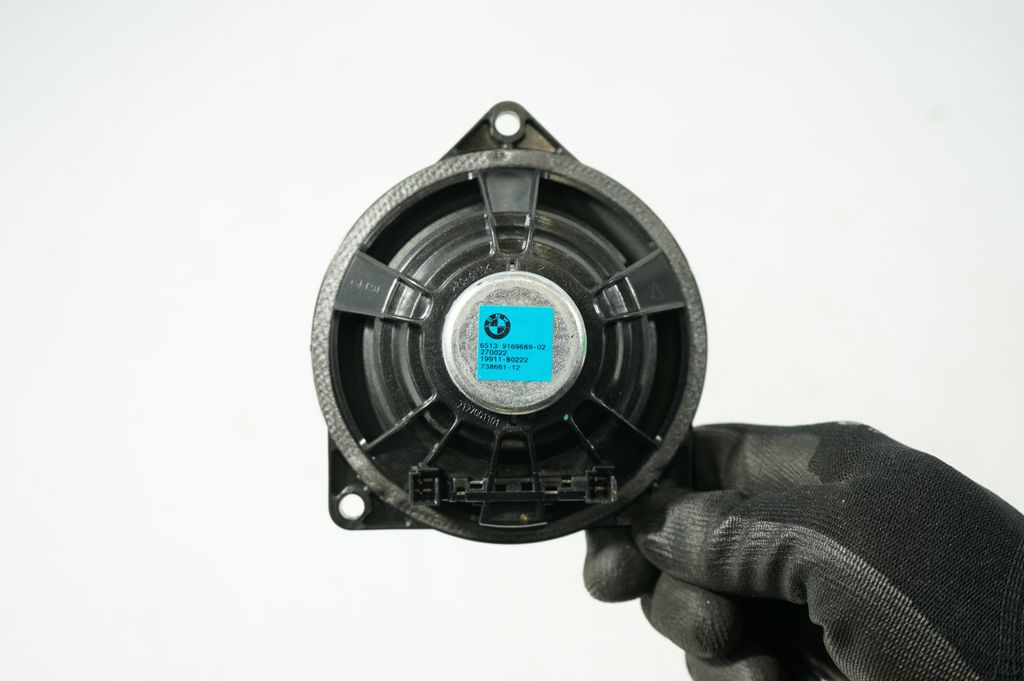 Panel speaker (8)