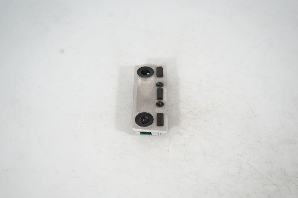 Front seat light (2)