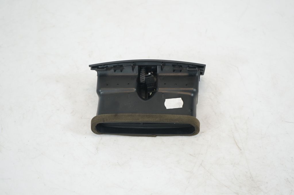 Rear air vent grill (3)