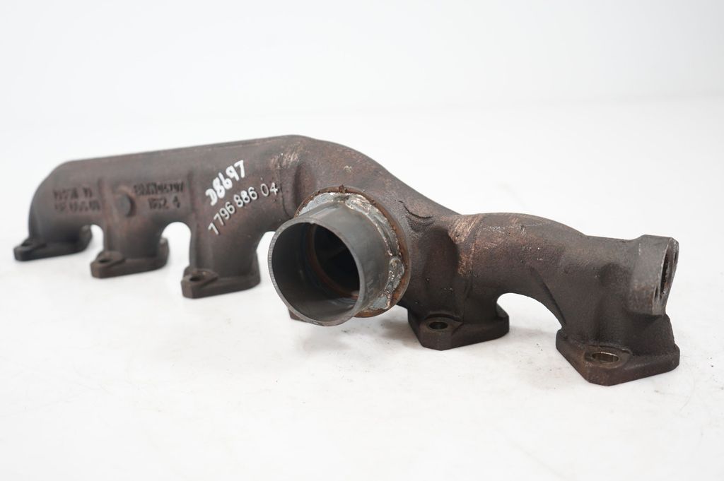 Exhaust manifold (6)