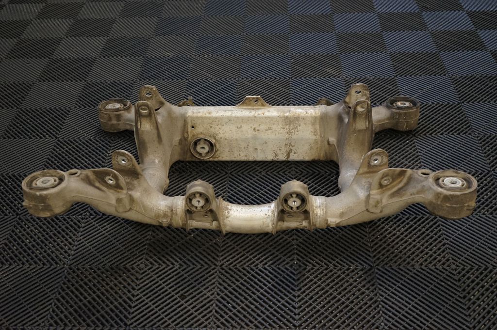 Rear subframe (5)