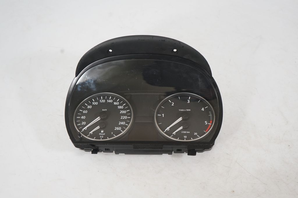 Speedometer (instrument cluster)