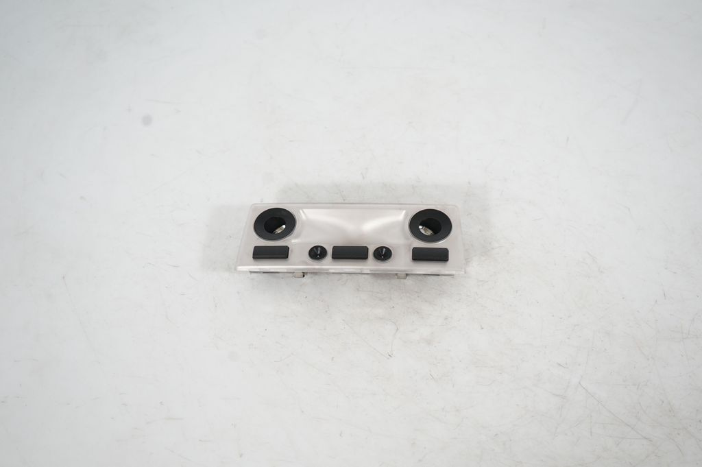 Front seat light (3)