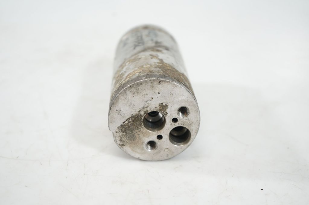 Air conditioning (A/C) air dryer (5)