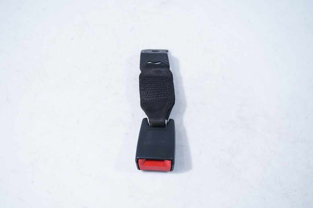 Rear seatbelt buckle (2)
