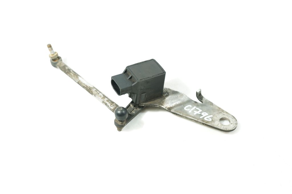 Headlight/headlamp level sensor