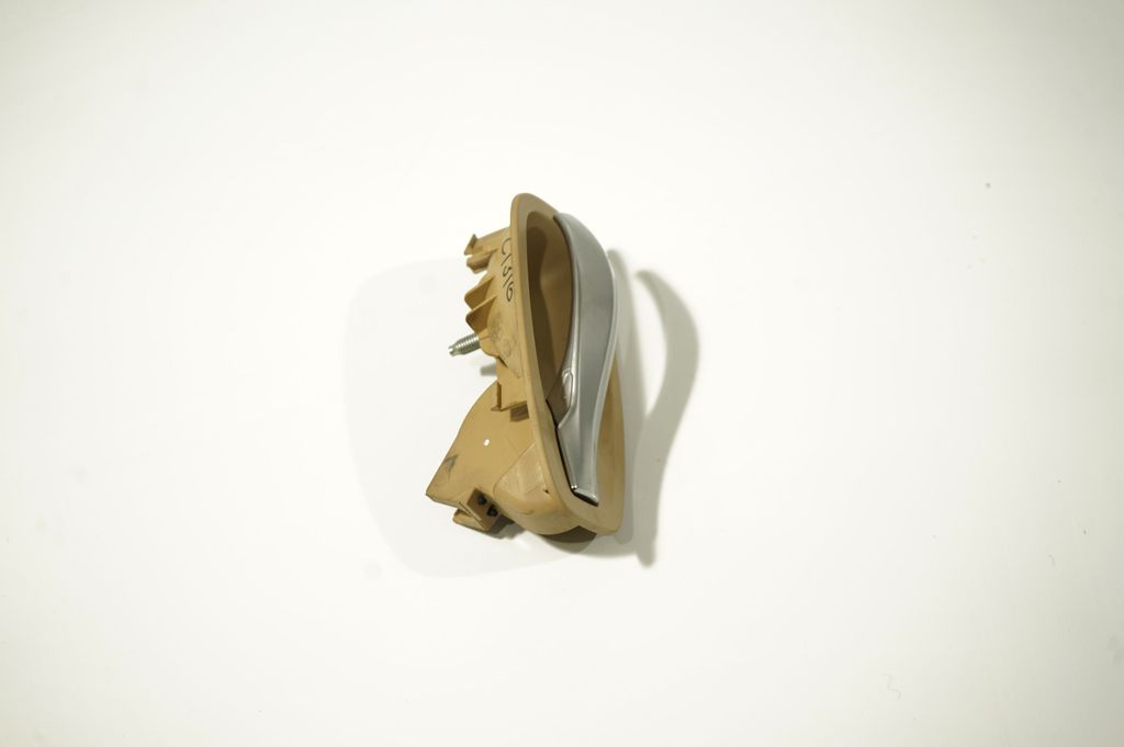 Front door interior handle (4)