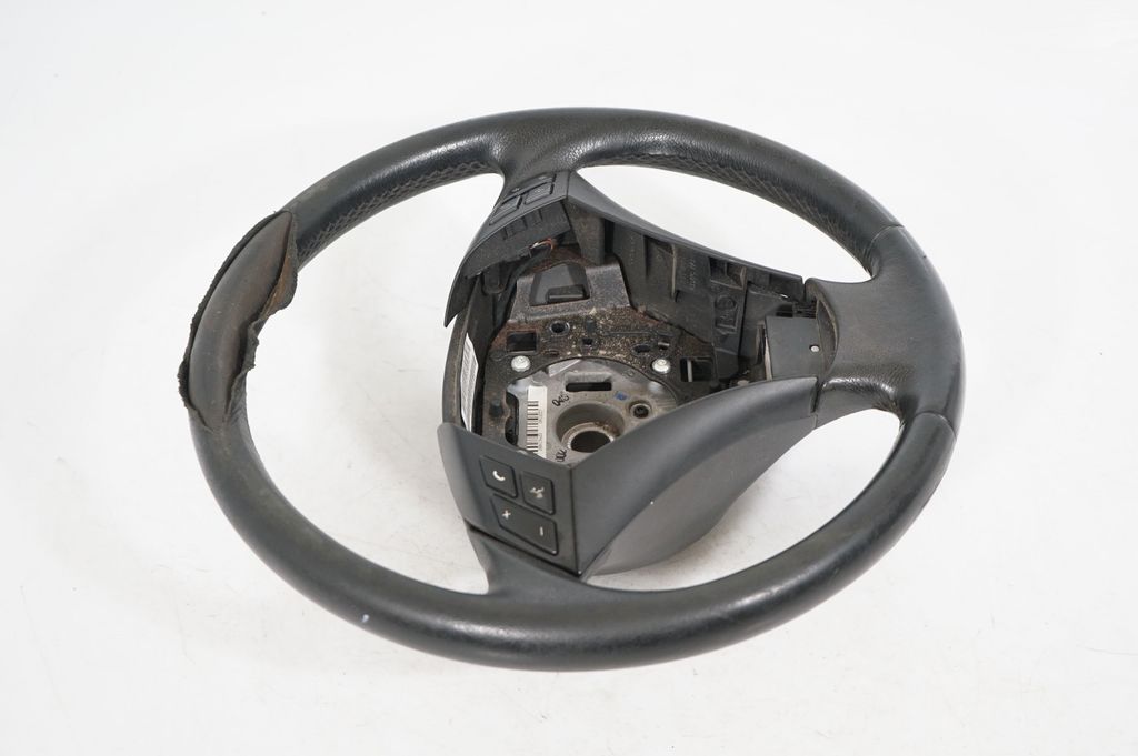 Steering wheel (4)
