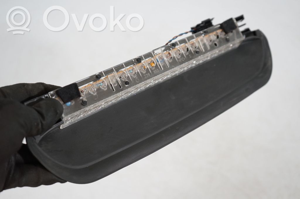 Third/center stoplight (6)