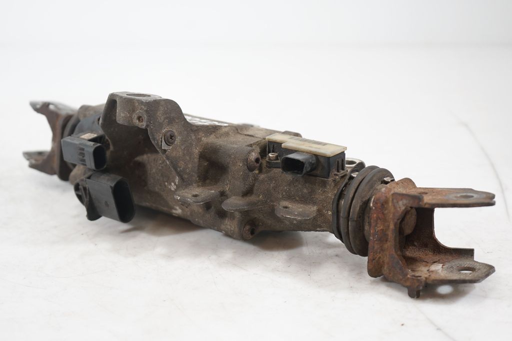 Steering rack (8)