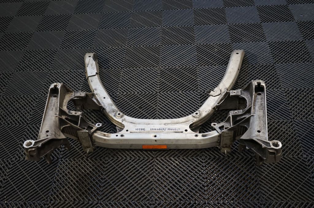 Front subframe (3)