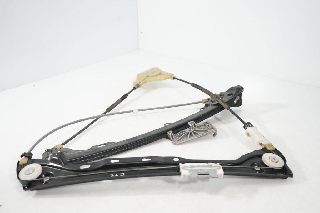 Front door window regulator with motor (6)