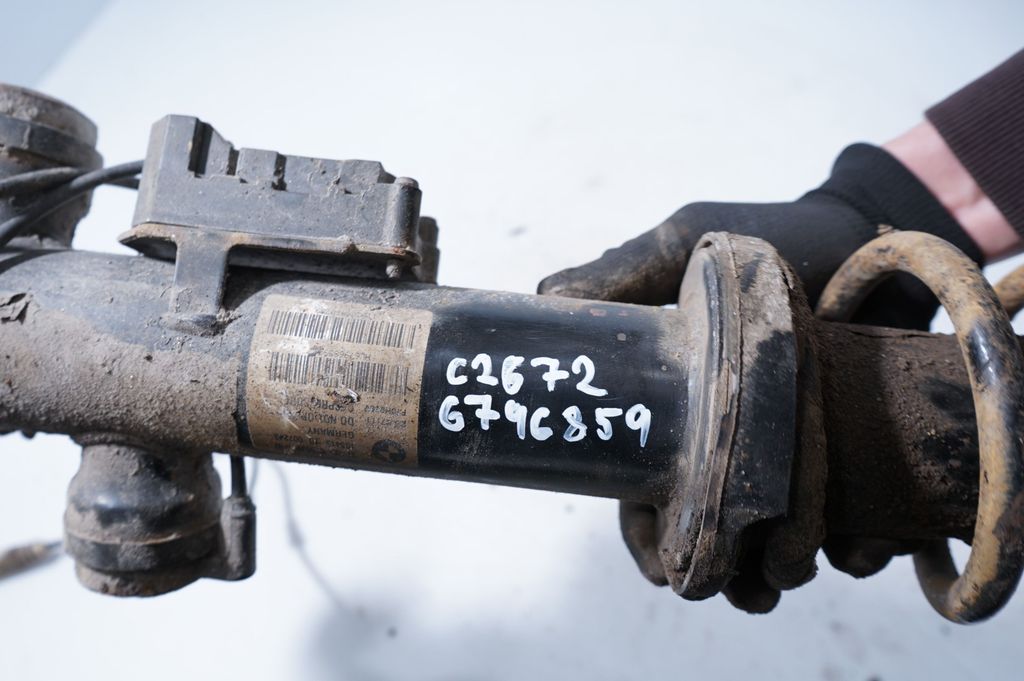 Rear shock absorber/damper (6)