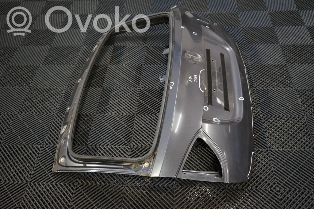 Tailgate/trunk/boot lid (4)