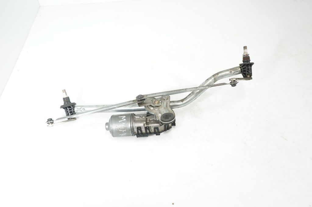 Front wiper linkage and motor (5)