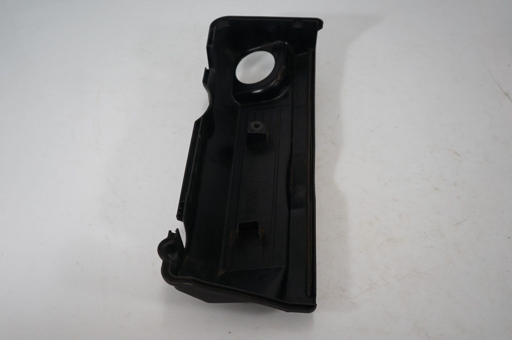 Engine cover (trim) (5)