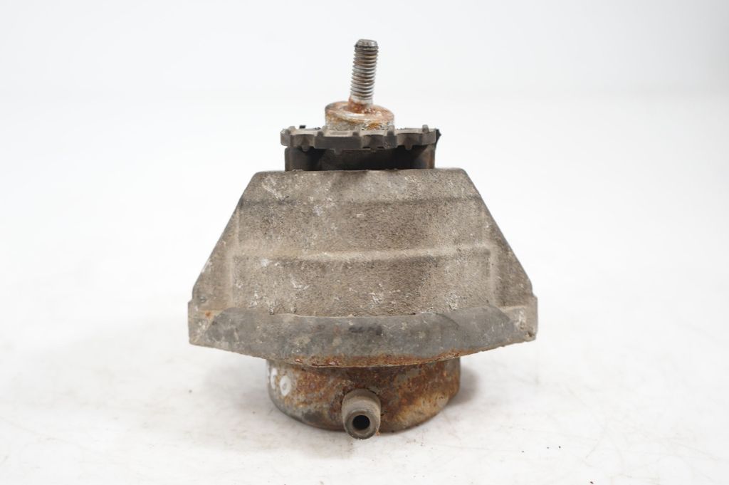 Engine mount bracket (4)