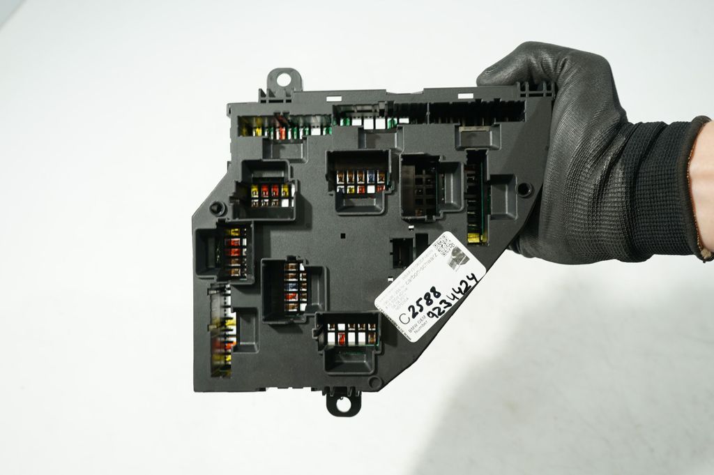 Fuse module (8)
