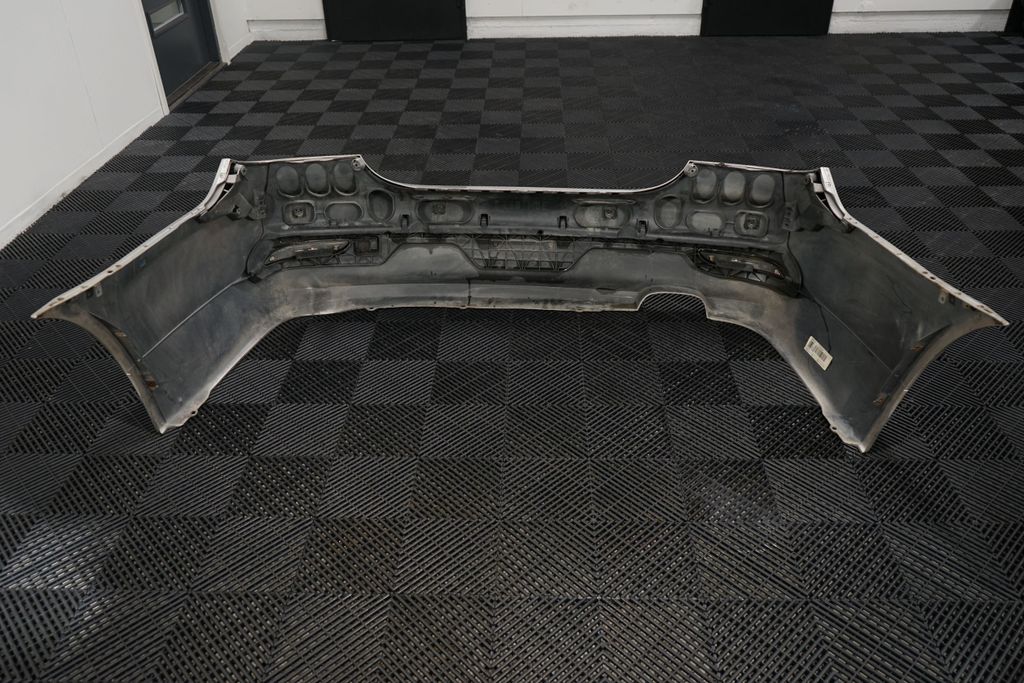 Rear bumper (8)