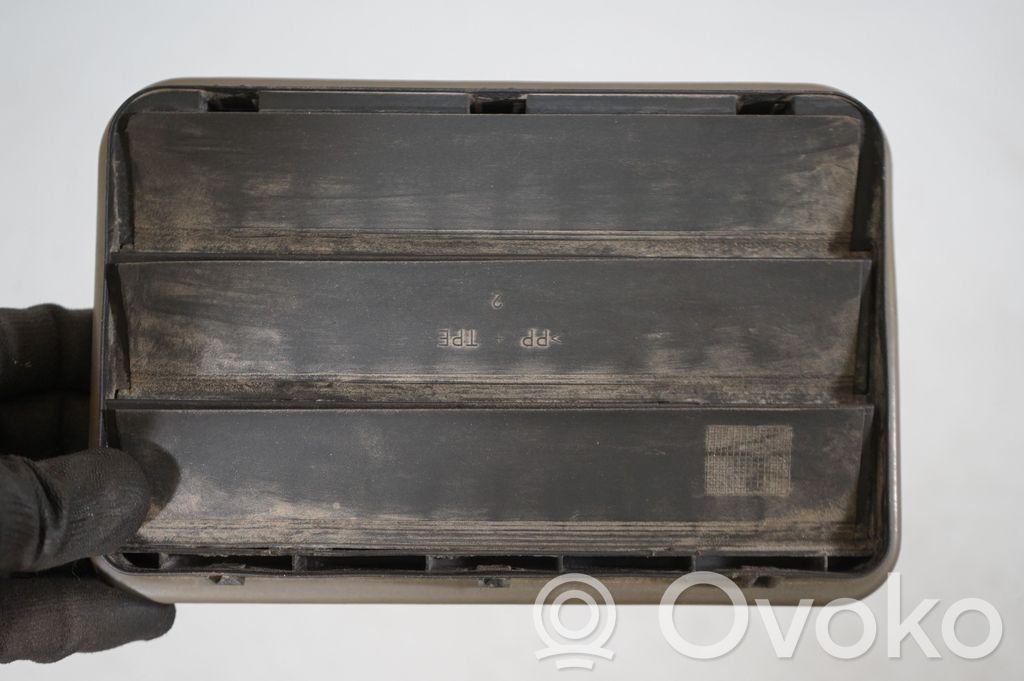 Quarter panel pressure vent (7)