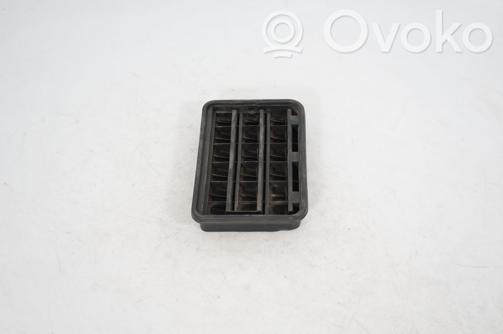 Quarter panel pressure vent (4)