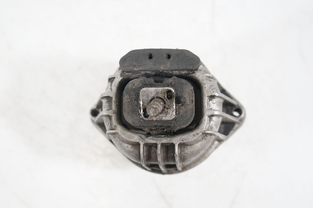 Engine mount bracket (7)