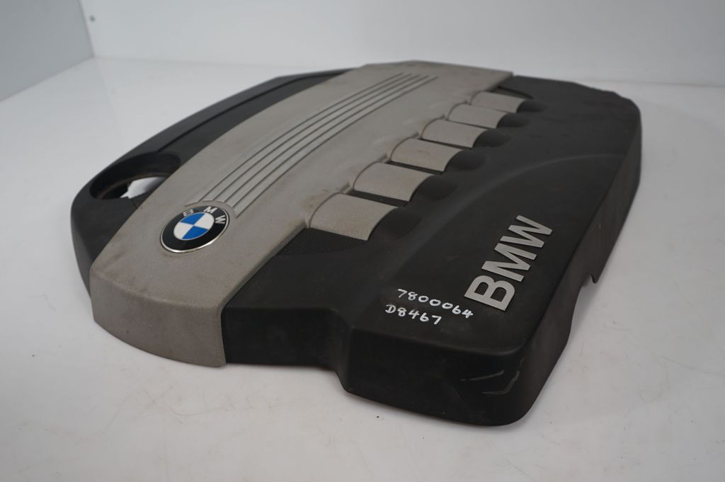 Engine cover (trim) (6)