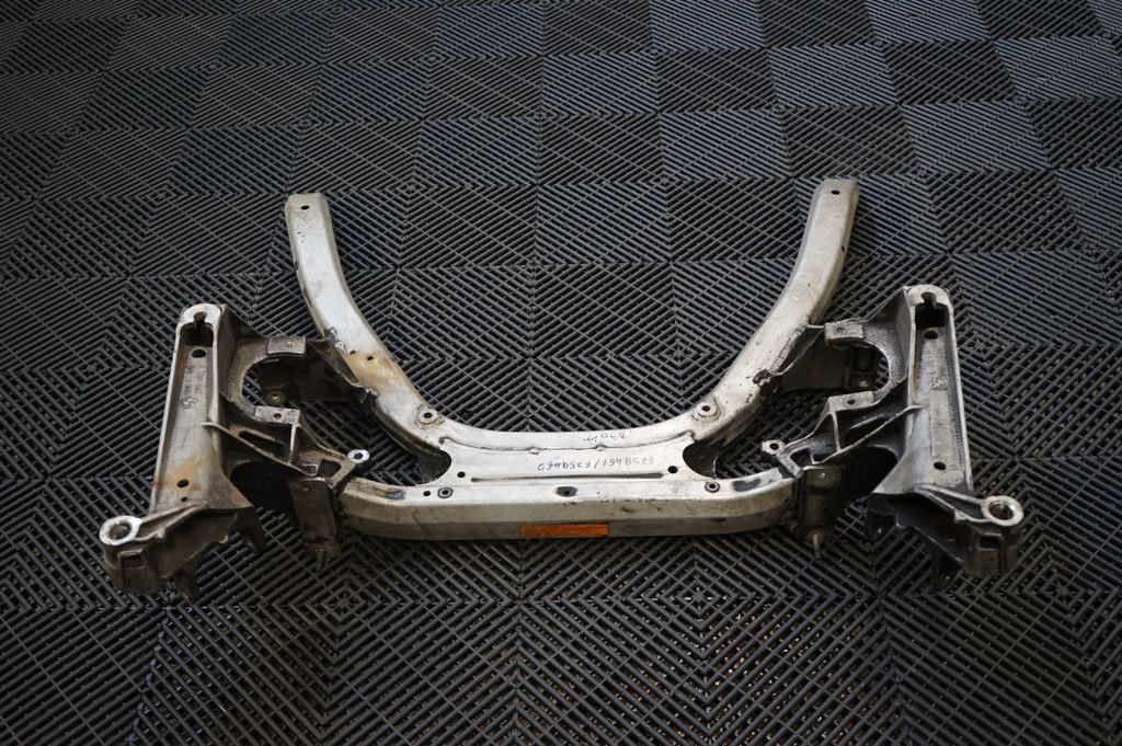 Front subframe (3)