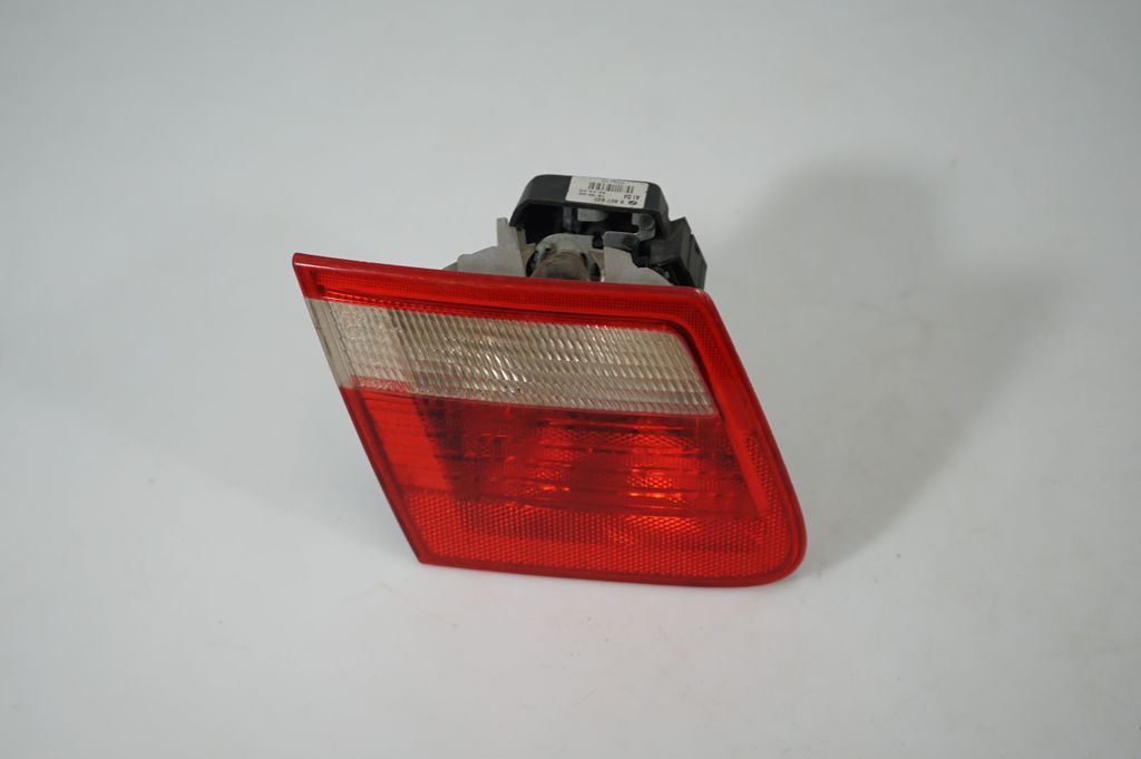 Tailgate rear/tail lights