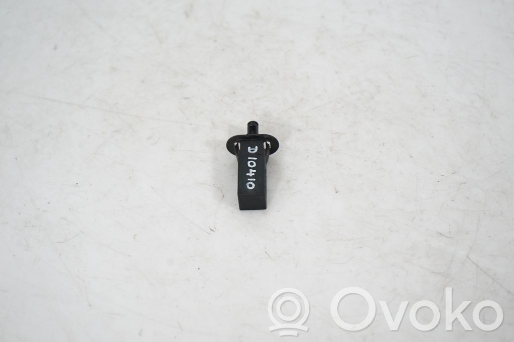 Fuel tank cap lock (2)