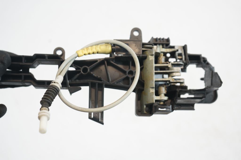 Front door exterior handle/bracket (6)