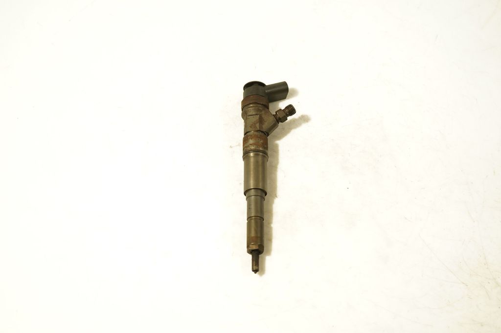 Fuel injector (5)